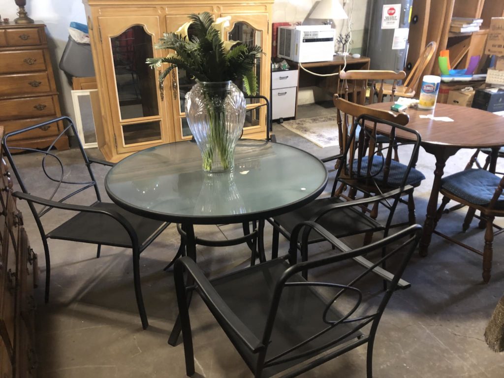 Patio Table w/4 Chairs.